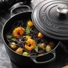 Le Creuset Braad-/Stoofpan Rond 3.3 L Mat Zwart - 22 Cm - Gietijzer 2 Le Creuset Braad-/Stoofpan Rond 3.3 L Mat Zwart - 22 Cm - Gietijzer -meubels winkel product 158098