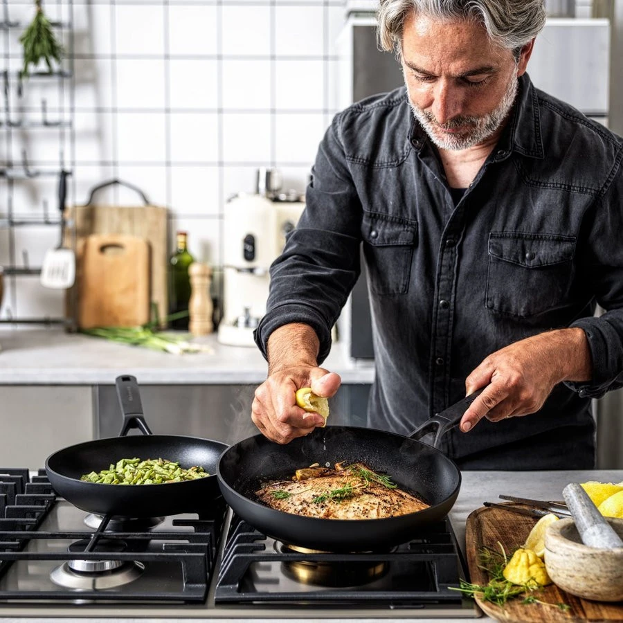 KitchenAid Bakpan Classic Forged Aluminium - 28 Cm 4 KitchenAid Bakpan Classic Forged Aluminium - 28 Cm - Afbeelding 2