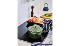 Cosy & Trendy Cosy&Trendy Kookpot Castard 1.85 L 18x10 Cm - Gietijzer - Glans Groen -meubels winkel product 877080
