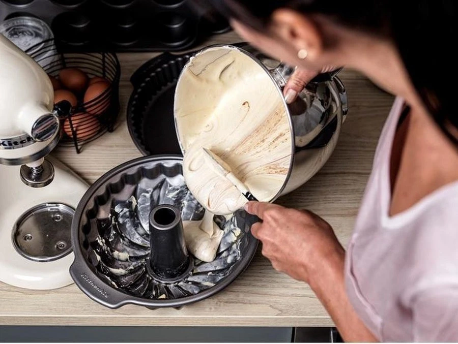 KitchenAid Tulbandvorm 24cm 4 KitchenAid Tulbandvorm 24cm - Afbeelding 2