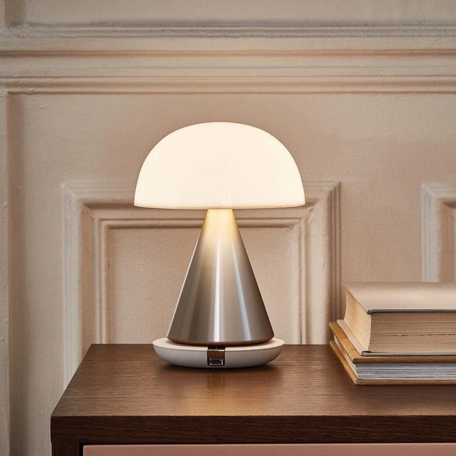 Lexon Mina Tafellamp LED L Alu Poli 14x17 Cm - Met Dimmer 4 Lexon Mina Tafellamp LED L Alu Poli 14x17 Cm - Met Dimmer - Afbeelding 2